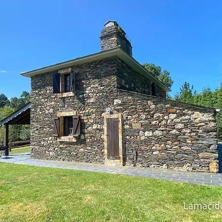 Lamacido Farm-House *
